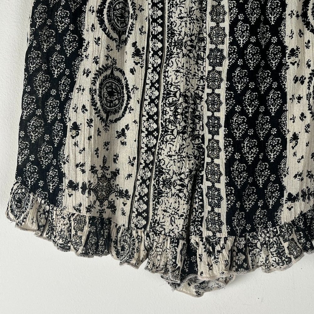 2/$14 altar'd state Boho Shorts Small - Picture 5 of 5